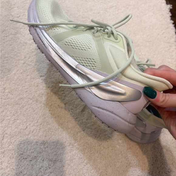 Lululemon BlissFeel Women's Athletic Running Shoes Light Green Size 8 - Picture 8 of 9